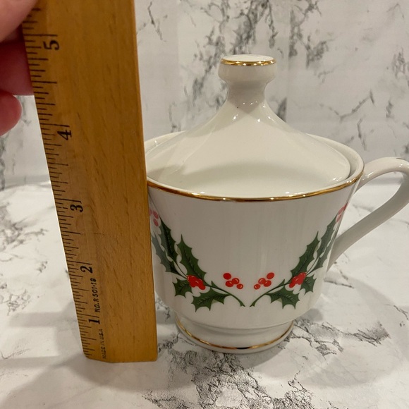 Sugar & Creamer Fine China - Made in Japan, Christmas, Porcelain - Picture 9 of 16